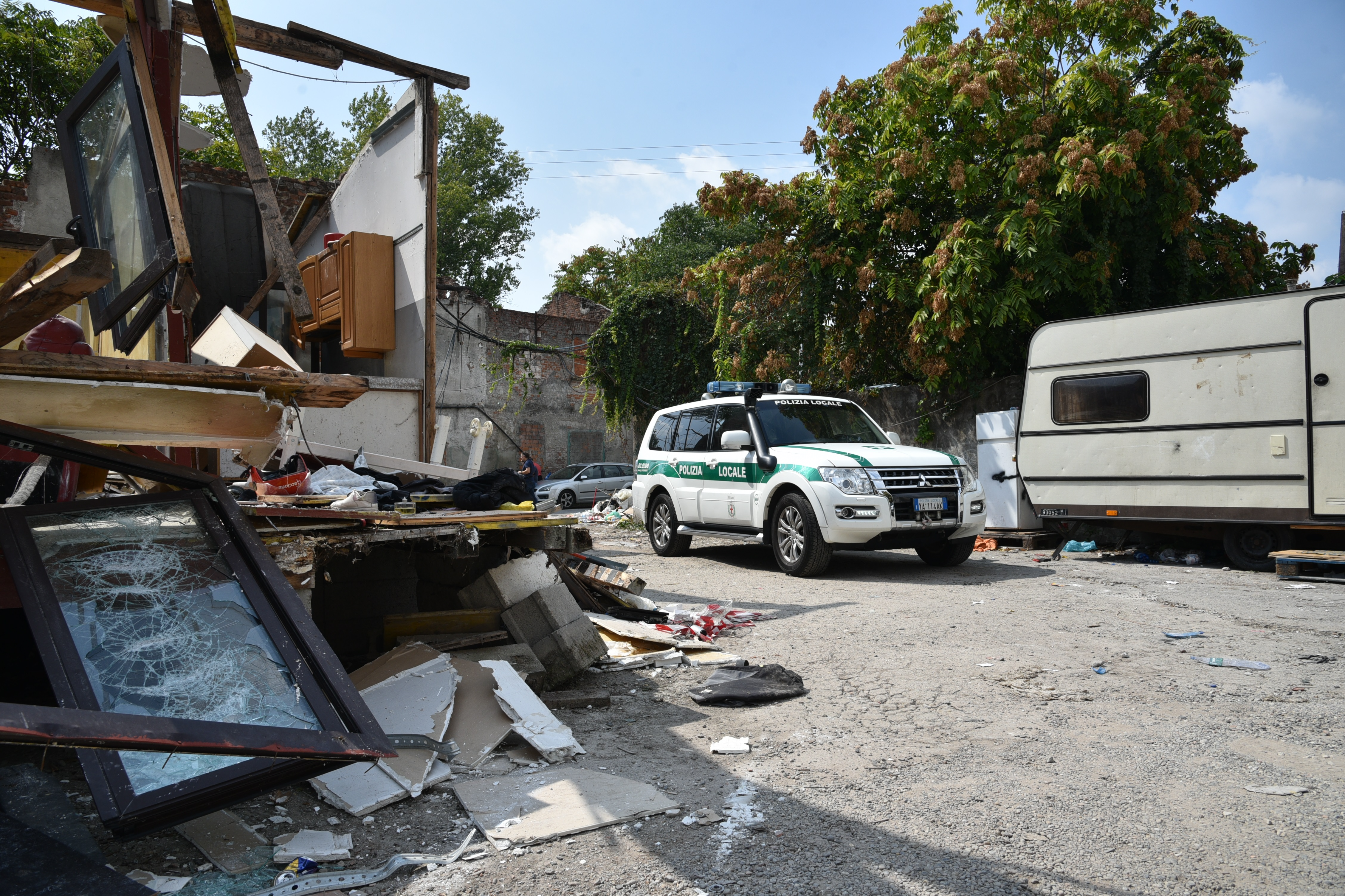 campo rom milano via vaiano valle