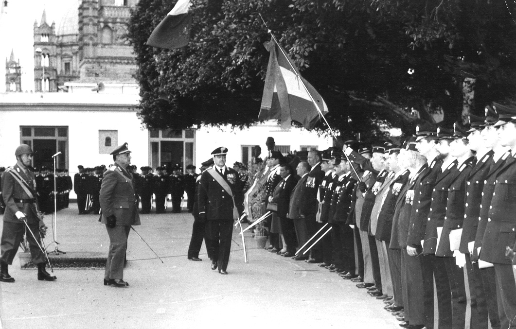 mostra palazzo reale dalla chiesa