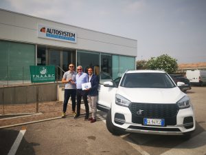 FNAARC_Consegna-della-prima-auto_a-noleggio_per-lemergenza-alluvione