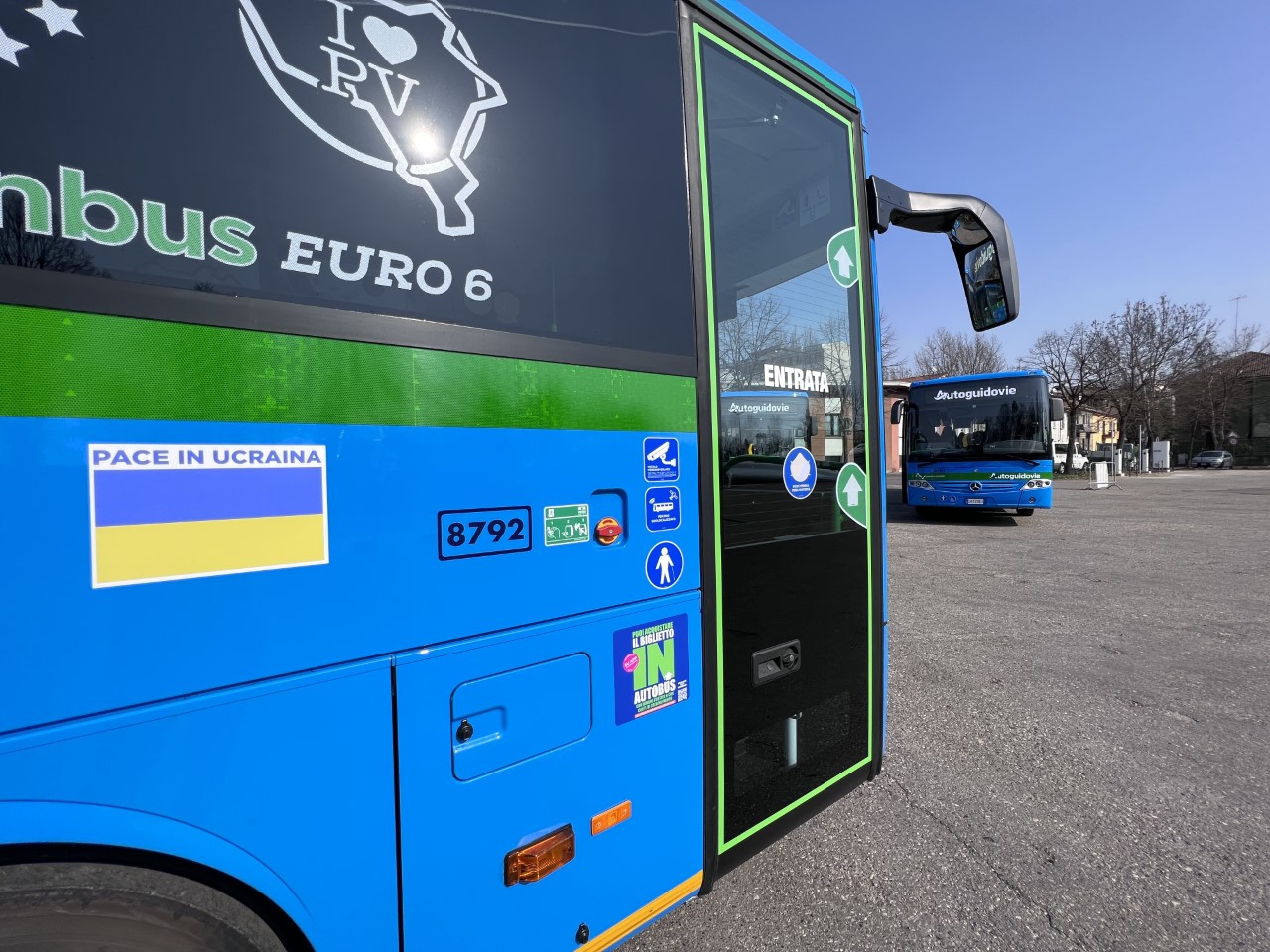 Autoguidovie_bandiera Ucraina