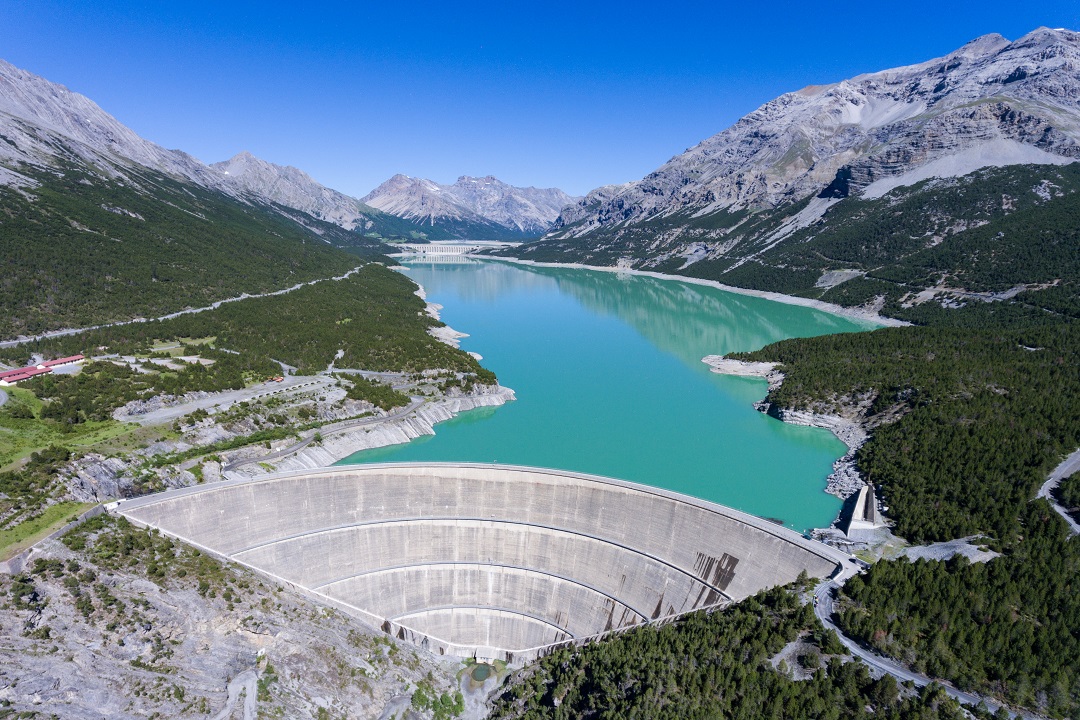 centrale idroelettrica diga lago Cancano Valtellina