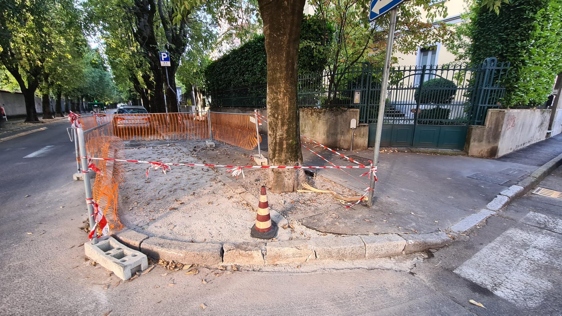 De Amicis marciapiedi