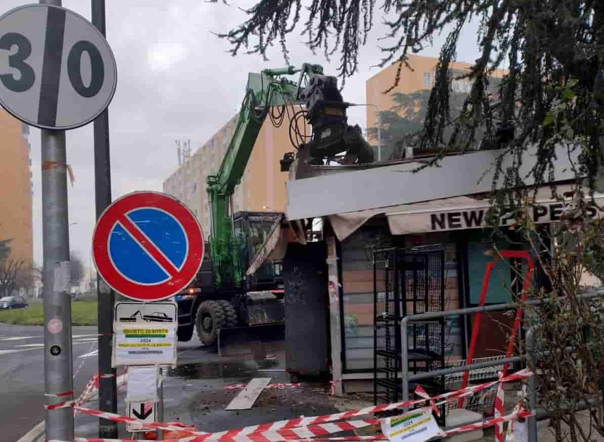 demolizione edicola-min