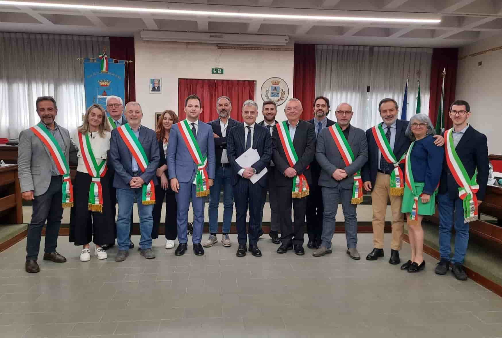 foto sindaci e prefetto-min