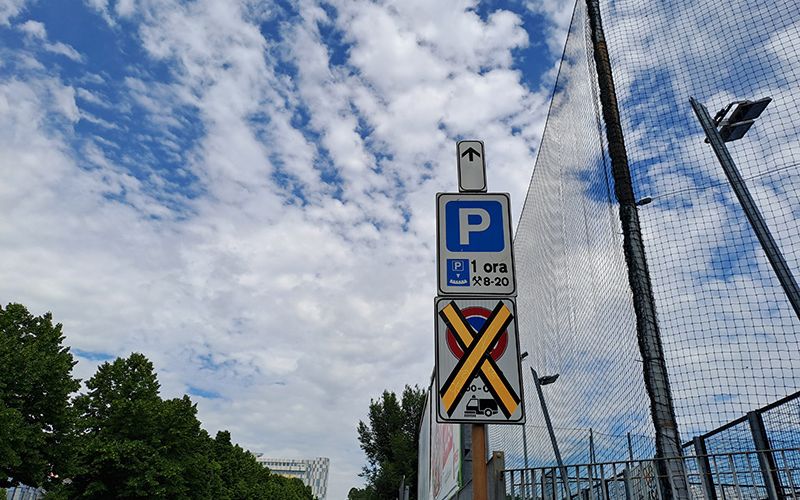 sospensione divieto di sosta pulizia strade disco orario parcheggi monza