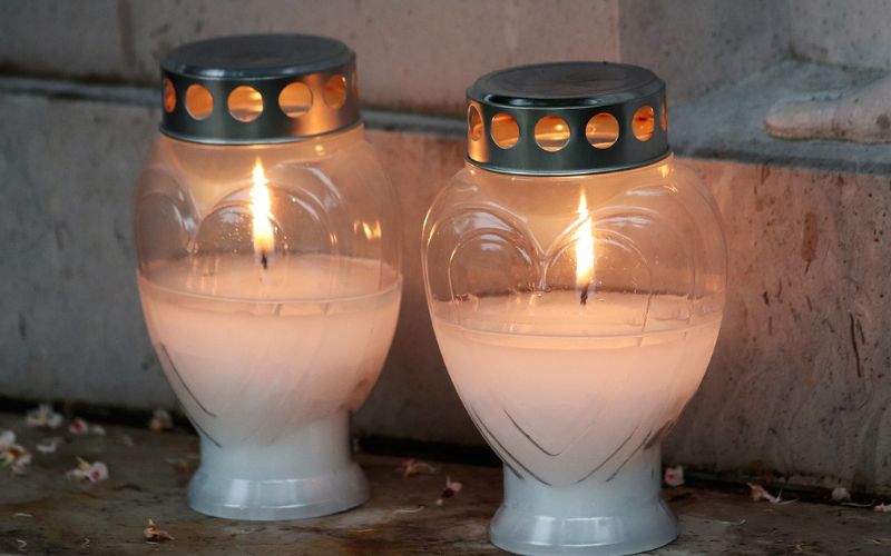 lampade votive cimitero candele luci cimiteriali