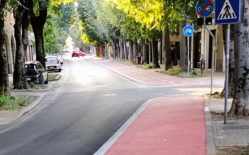 saronno via roma asfalto