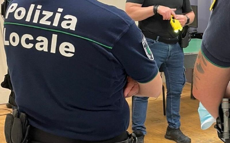 taser milano