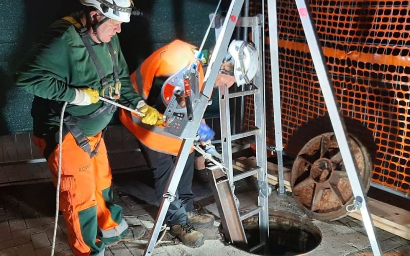 cantiere fognatura viale campania