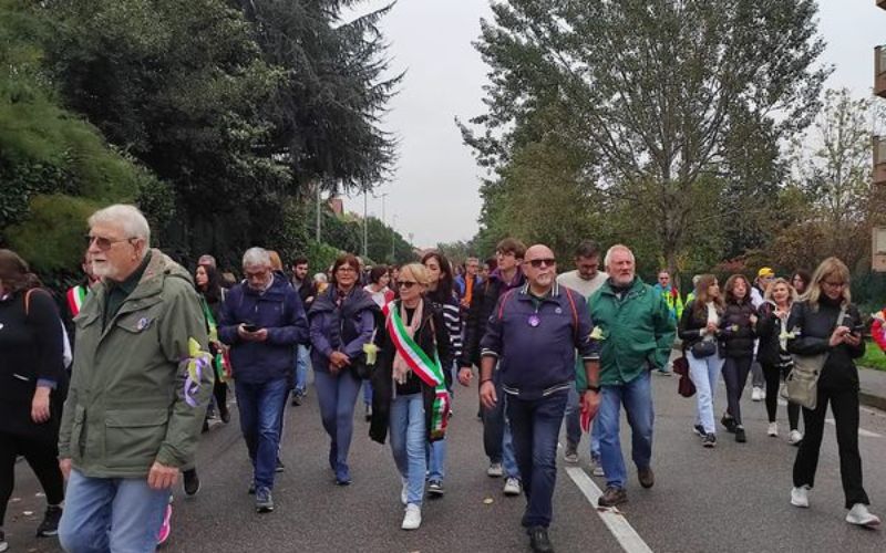 pioltello camminata viola