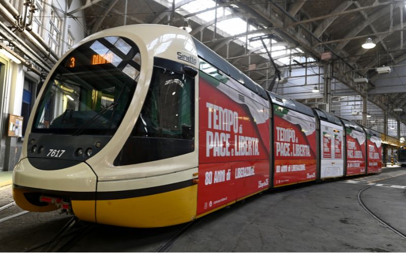tram rosso milano