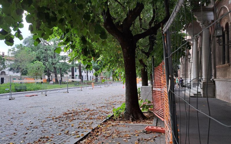 rho lavori davanti al municipio