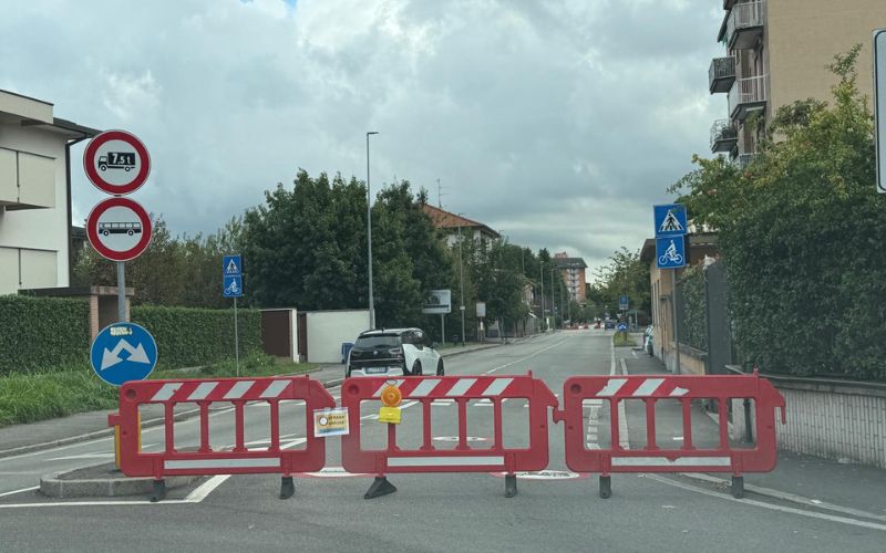 blocco strada chiusa tra cormano e cusano ponte seveso