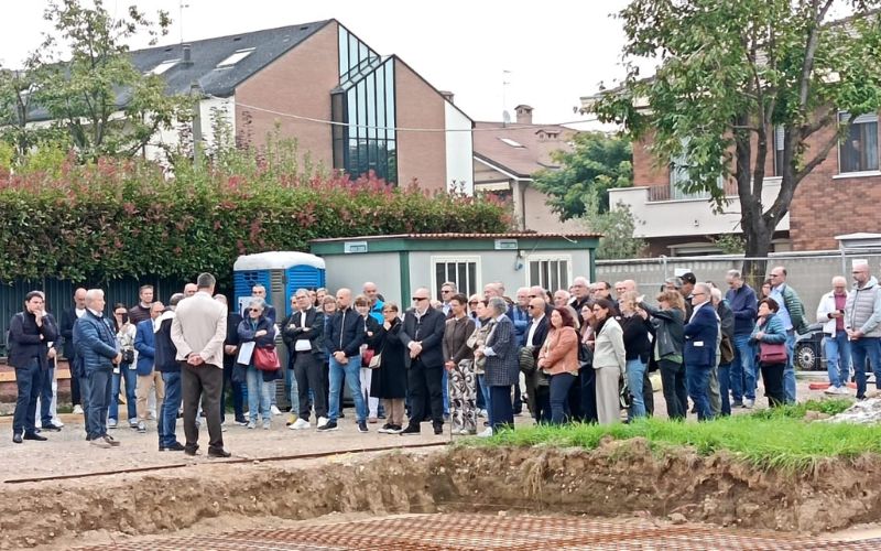 casa insieme caronno