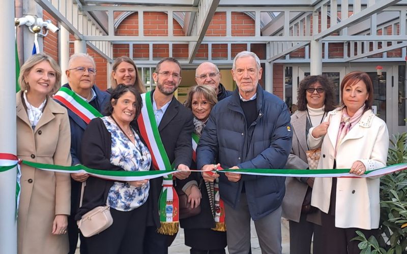 SEGRATE TAGLIO NASTRO CASA COMUNITA'