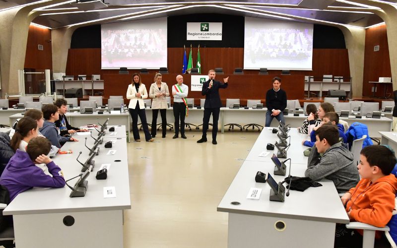 20260122 alunni macherio palazzo pirelli