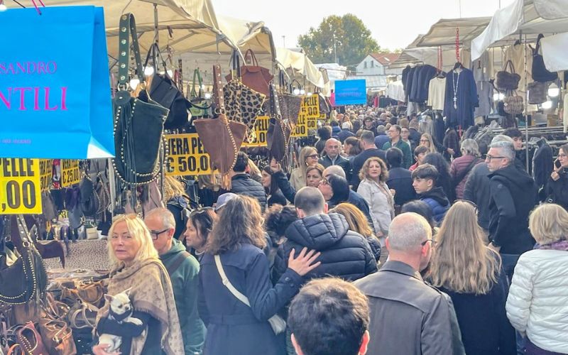 ambulanti forte dei marmi